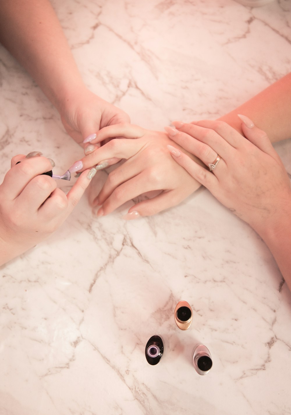Maniküre als Beispiel für die Auswahl an Beauty-Treatments